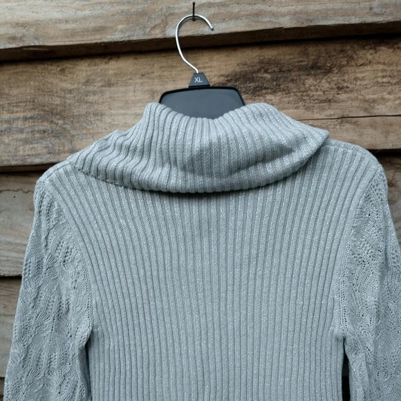 SOLD !! 🆕💥 Designer Valerie Stevens Silver MTLC Sweater NWT Medium - Picture 9 of 12